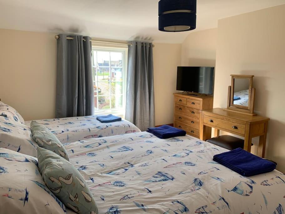 Quaint Beachside Cottage Chapel Saint Leonards Exteriör bild